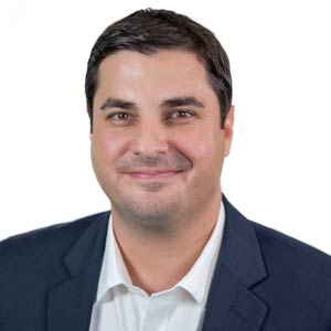 Peter Levas headshot