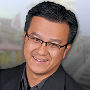 Hoang Le headshot